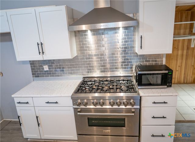 408 E Reuss Boulevard, Cuero, TX 77954