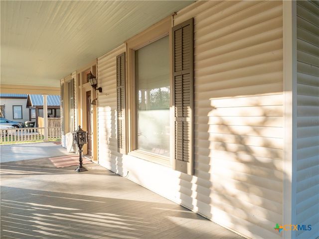 408 E Reuss Boulevard, Cuero, TX 77954