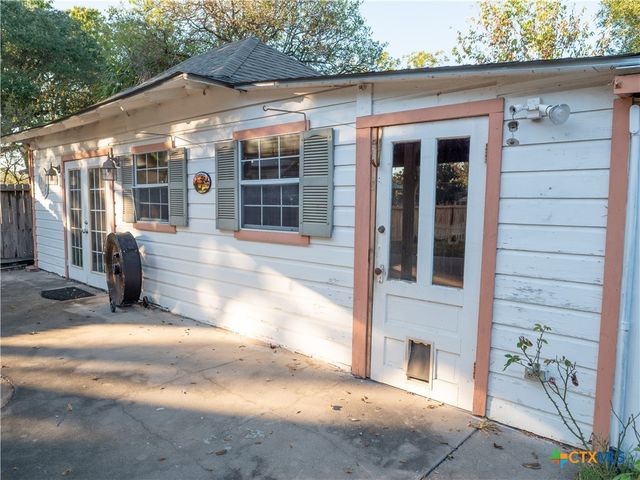 408 E Reuss Boulevard, Cuero, TX 77954