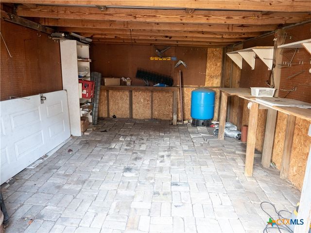 408 E Reuss Boulevard, Cuero, TX 77954