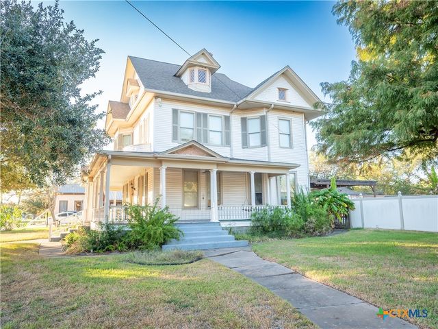 408 E Reuss Boulevard, Cuero, TX 77954