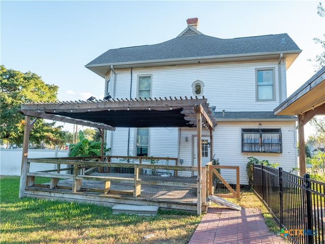 408 E Reuss Boulevard, Cuero, TX 77954