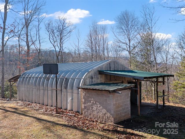 105 Satinwood Drive, Burnsville, NC 28714