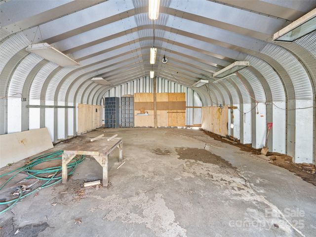 105 Satinwood Drive, Burnsville, NC 28714