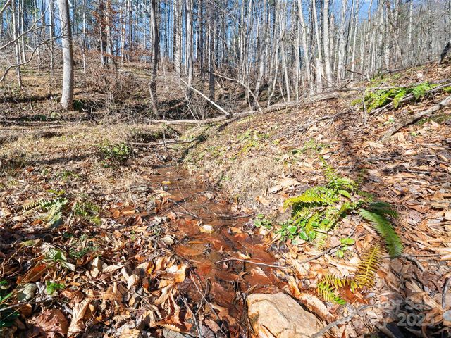 105 Satinwood Drive, Burnsville, NC 28714