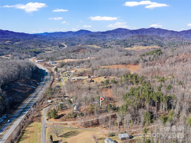 105 Satinwood Drive, Burnsville, NC 28714