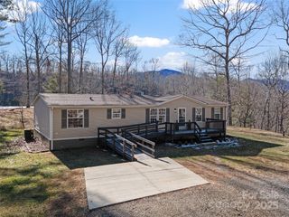 105 Satinwood Drive, Burnsville, NC 28714
