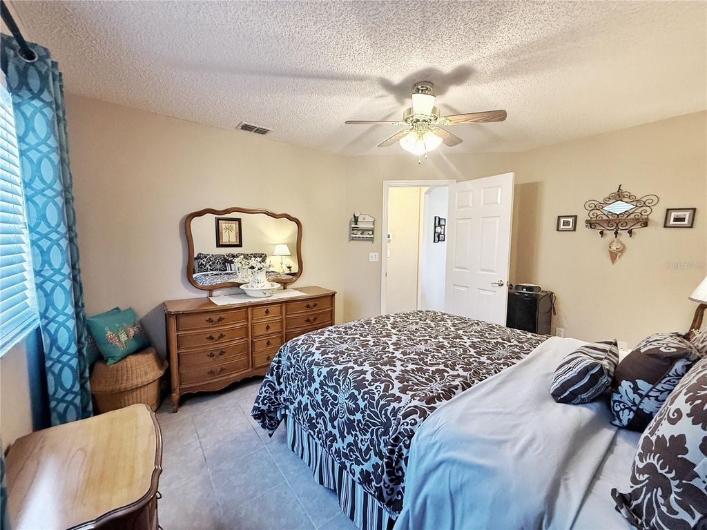 Image 27 of property listing at 3554 ROLLINGBROOK STREET, Clermont, FL 34711