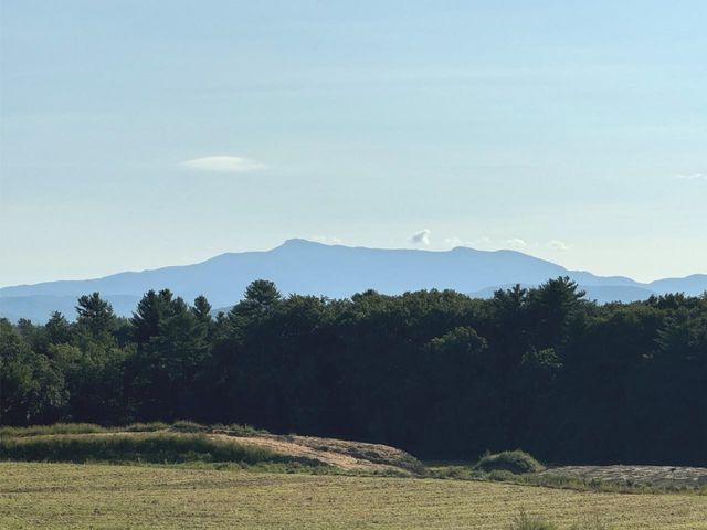 13 Barn Road, South Burlington, VT 05403