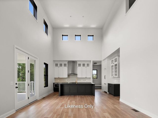 13 Barn Road, South Burlington, VT 05403
