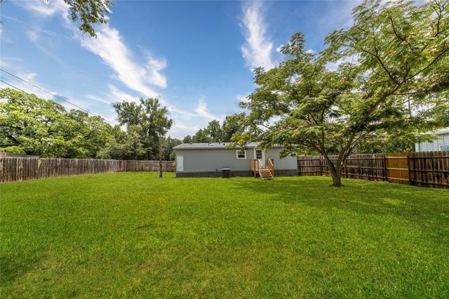 103 Halsell Street, Bridgeport, TX 76426