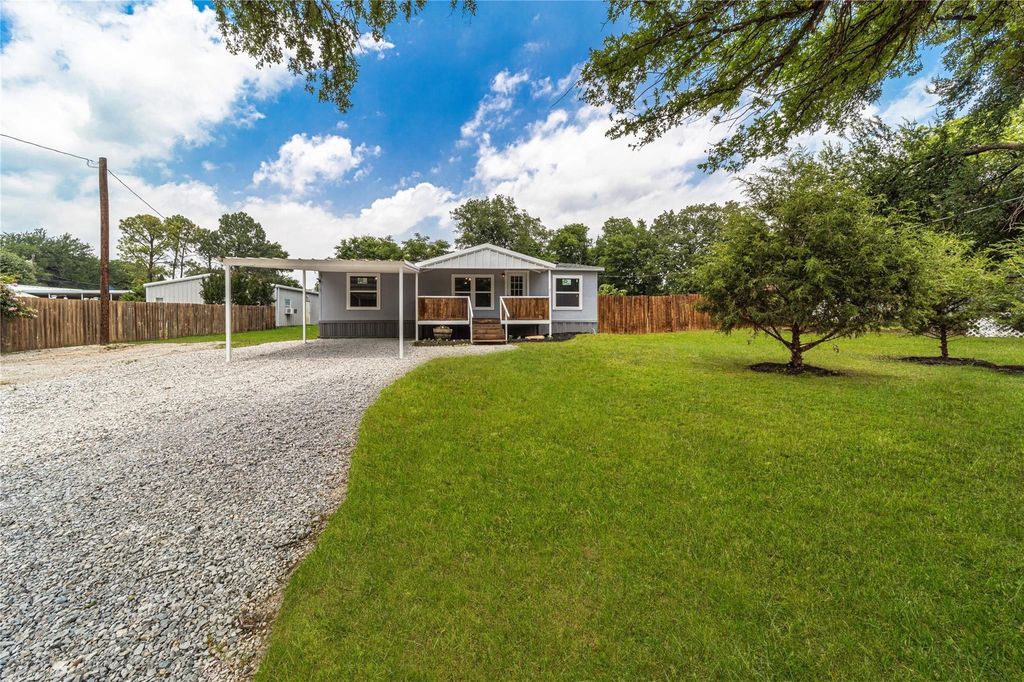 103 Halsell Street, Bridgeport, TX 76426