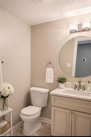 5733 Bramblegate Road M, Greensboro, NC 27409