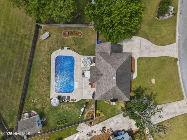 1604 Paramore Drive, Greenville, NC 27858