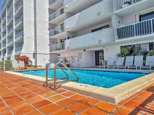 1650 NE 115th St 207, Miami, FL 33181