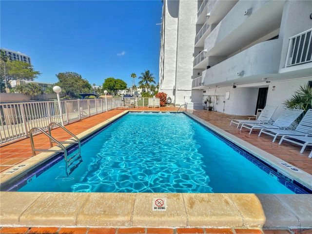 1650 NE 115th St 207, Miami, FL 33181