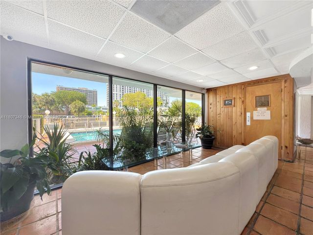 1650 NE 115th St 207, Miami, FL 33181