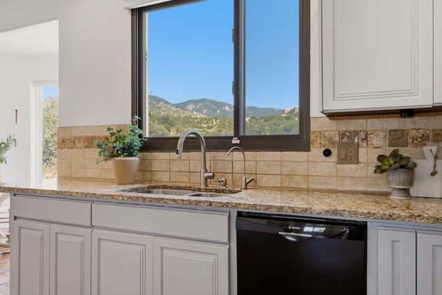 133 Juniper Hill Road NE, Albuquerque, NM 87122