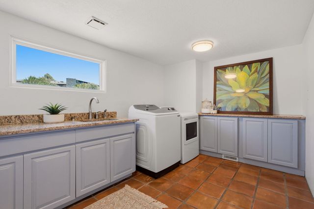 133 Juniper Hill Road NE, Albuquerque, NM 87122
