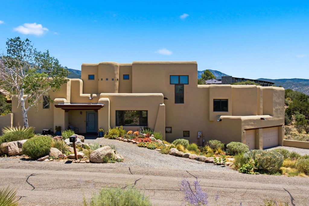 133 Juniper Hill Road NE, Albuquerque, NM 87122