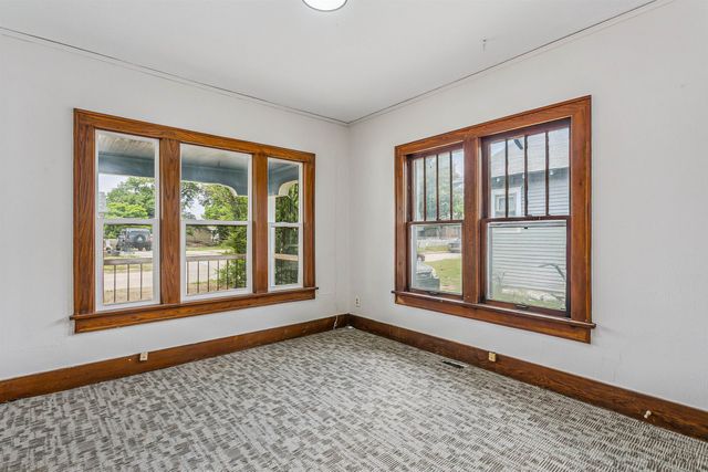 2122 S Exchange St, Wichita, KS 67213