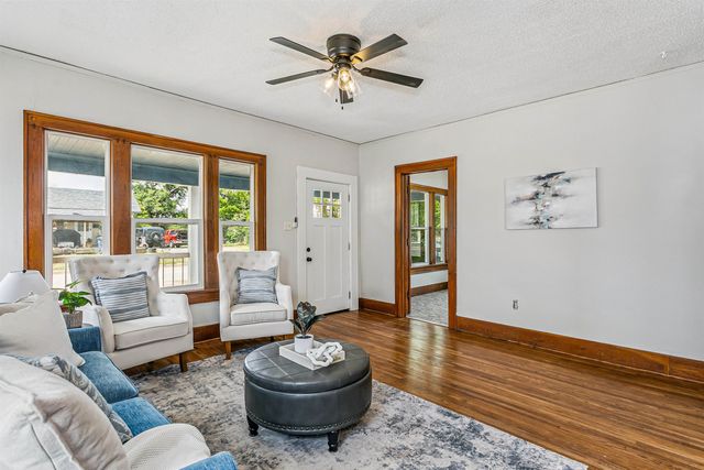 2122 S Exchange St, Wichita, KS 67213