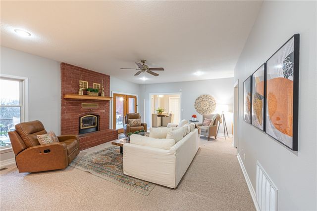 5972 Lamar Pettus Road, Fayetteville, AR 72703