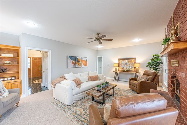 5972 Lamar Pettus Road, Fayetteville, AR 72703