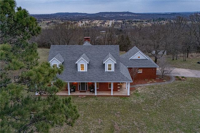 5972 Lamar Pettus Road, Fayetteville, AR 72703