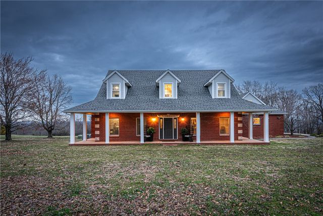 5972 Lamar Pettus Road, Fayetteville, AR 72703