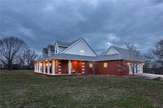 5972 Lamar Pettus Road, Fayetteville, AR 72703