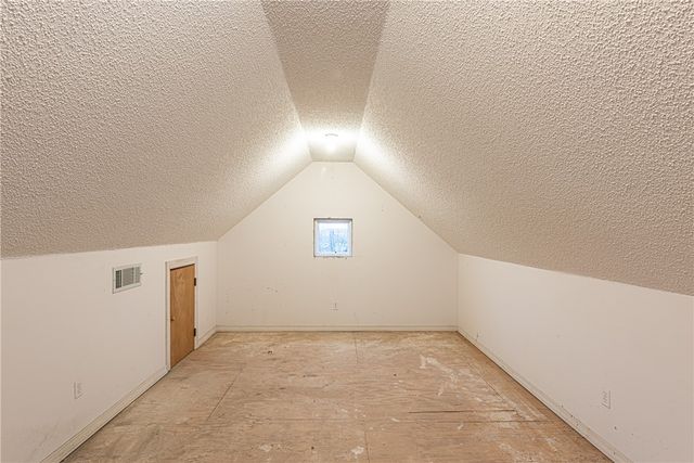 5972 Lamar Pettus Road, Fayetteville, AR 72703