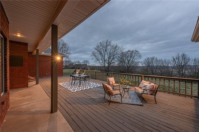 5972 Lamar Pettus Road, Fayetteville, AR 72703