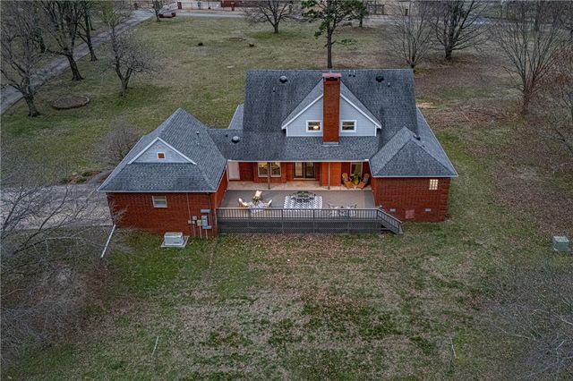5972 Lamar Pettus Road, Fayetteville, AR 72703