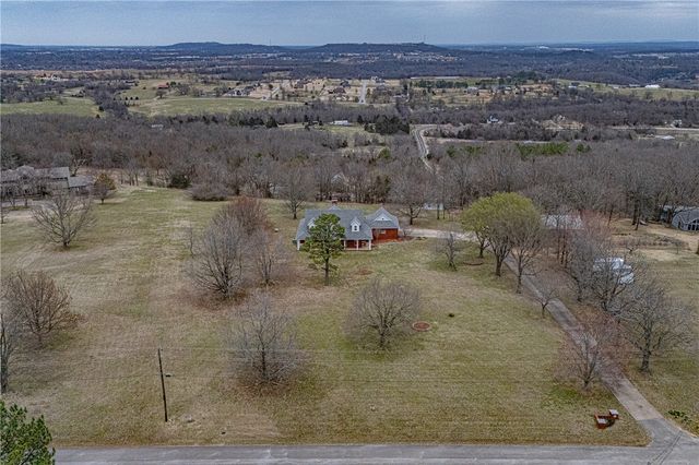 5972 Lamar Pettus Road, Fayetteville, AR 72703