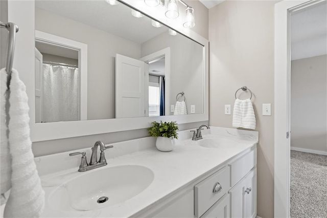 31700 W 164th Court, Gardner, KS 66030
