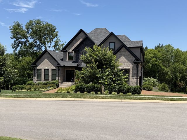 1003 Quillen Way, Lebanon, TN 37087