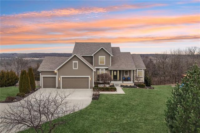 17530 254th Street, Tonganoxie, KS 66086