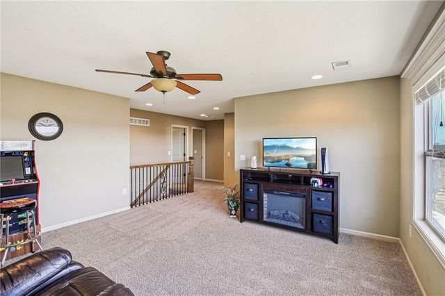 17530 254th Street, Tonganoxie, KS 66086