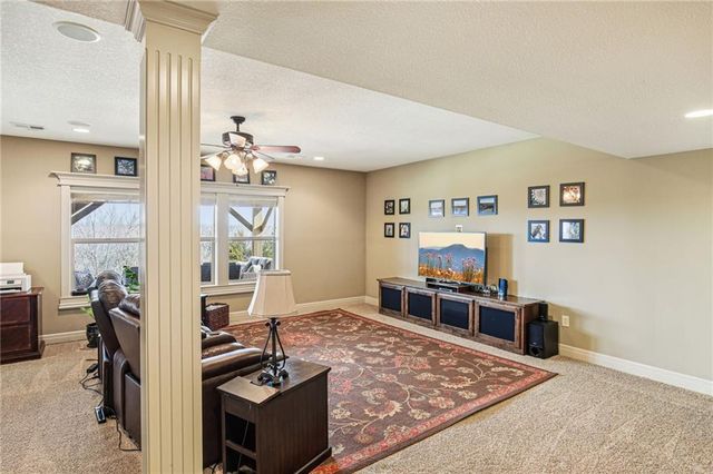 17530 254th Street, Tonganoxie, KS 66086