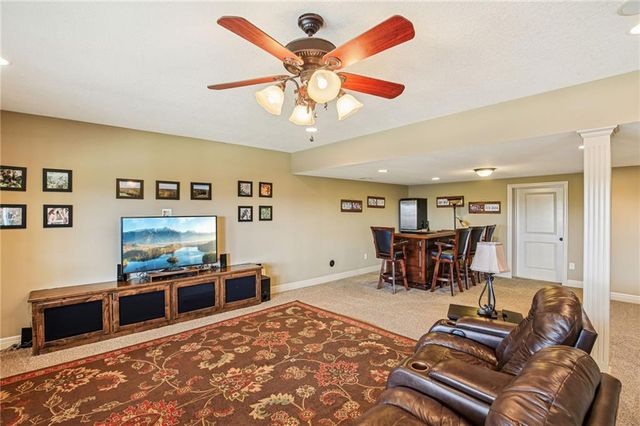 17530 254th Street, Tonganoxie, KS 66086