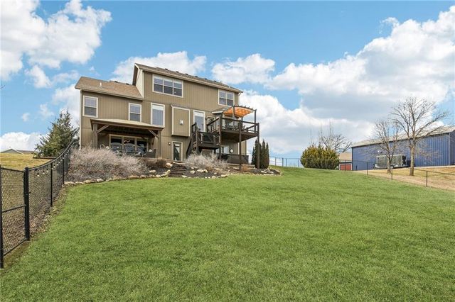 17530 254th Street, Tonganoxie, KS 66086