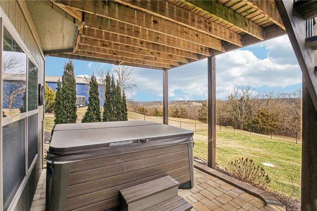 17530 254th Street, Tonganoxie, KS 66086