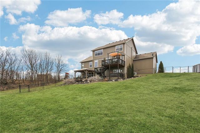 17530 254th Street, Tonganoxie, KS 66086