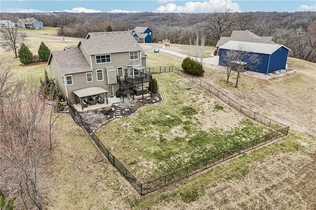 17530 254th Street, Tonganoxie, KS 66086