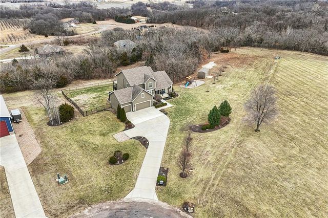 17530 254th Street, Tonganoxie, KS 66086