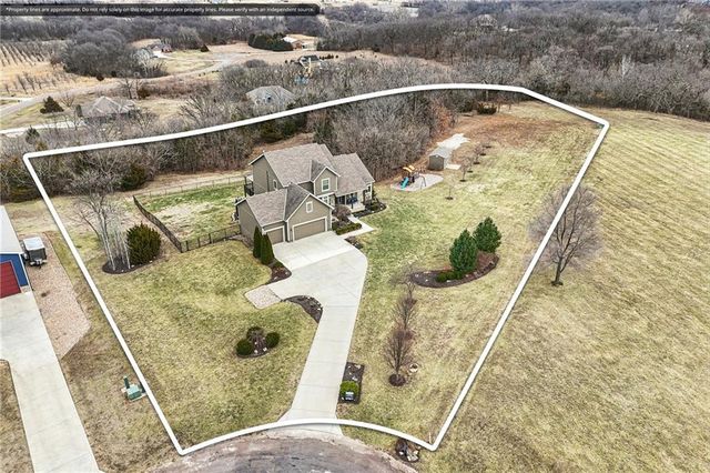 17530 254th Street, Tonganoxie, KS 66086