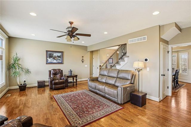 17530 254th Street, Tonganoxie, KS 66086