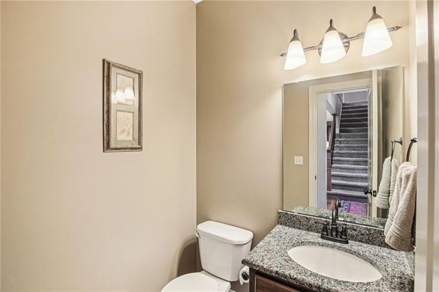 17530 254th Street, Tonganoxie, KS 66086