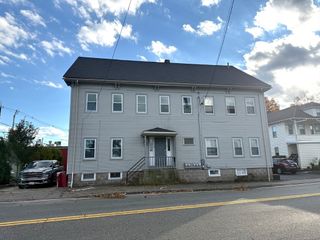 12 W High St, Avon, MA 02322